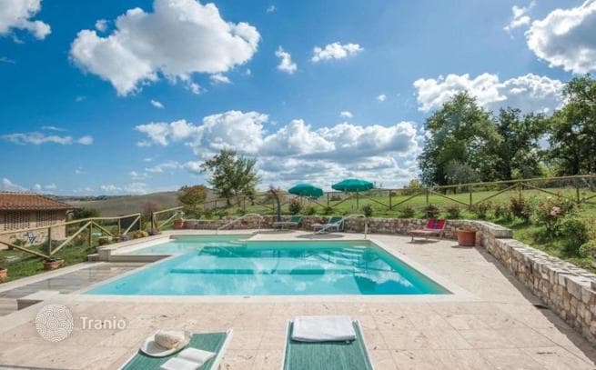 5-Bedroom Villa in Camigliano, Italy, photo 2