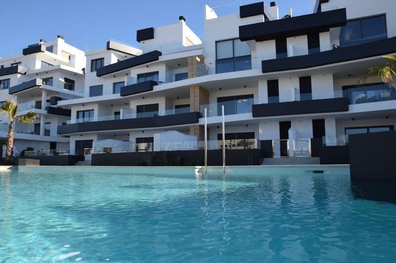 2-Bedroom Apartment in Villamartin, photo 2