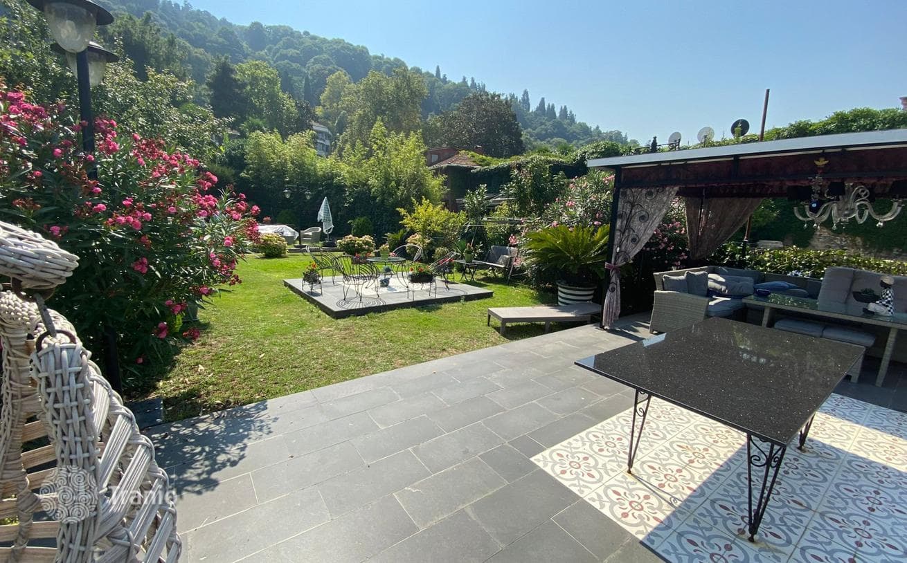 10-Bedroom Villa in Uskudar