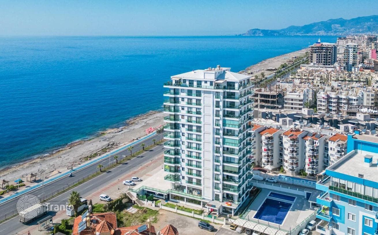 Beachfront 1-Bedroom (1+1) Apartment with Pool in Mahmutlar, Alanya, photo 2