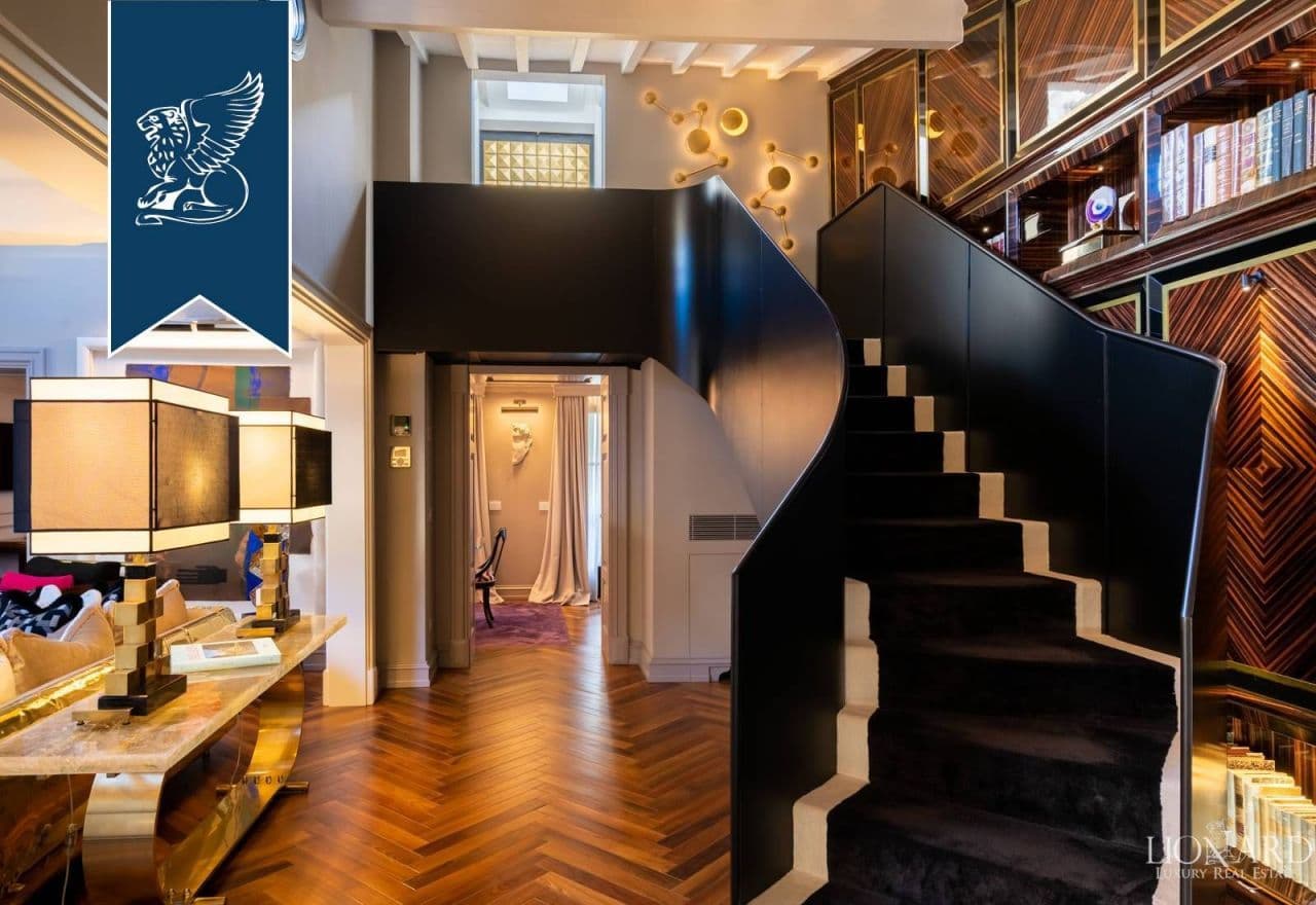 4-Bedroom Apartment in Florence, photo 4