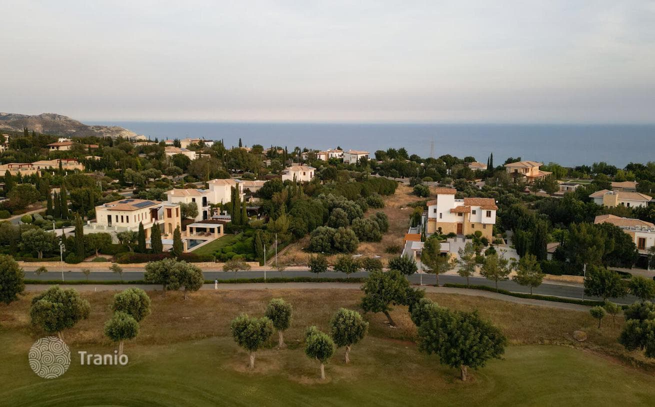 Land Plot with Golf Course View at Aphrodite Hills Resort, photo 5