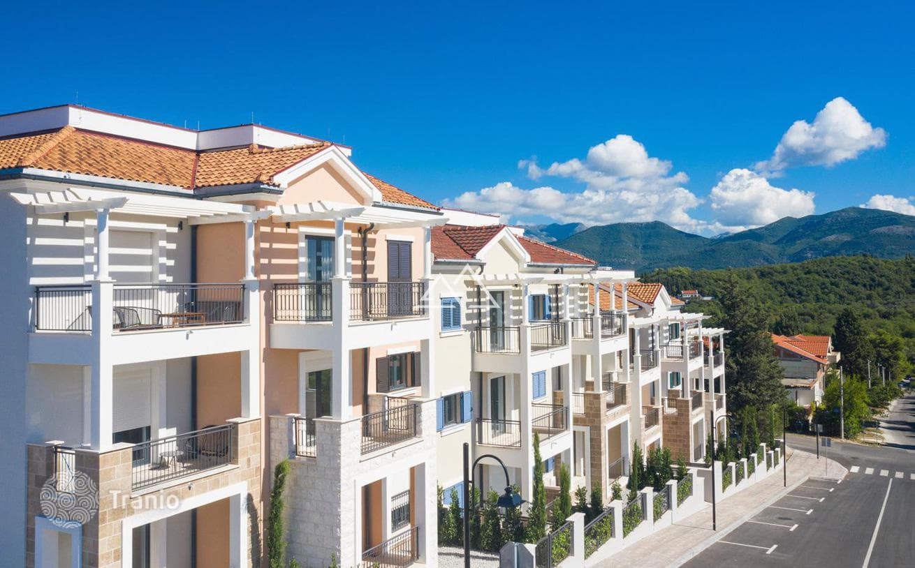 2-Bedroom Apartment in Centrale Lustica Bay, Lustica, photo 4