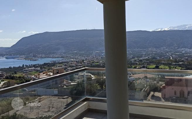 2-Bedroom Apartment with Sea and Mountain Views in Chania, Crete