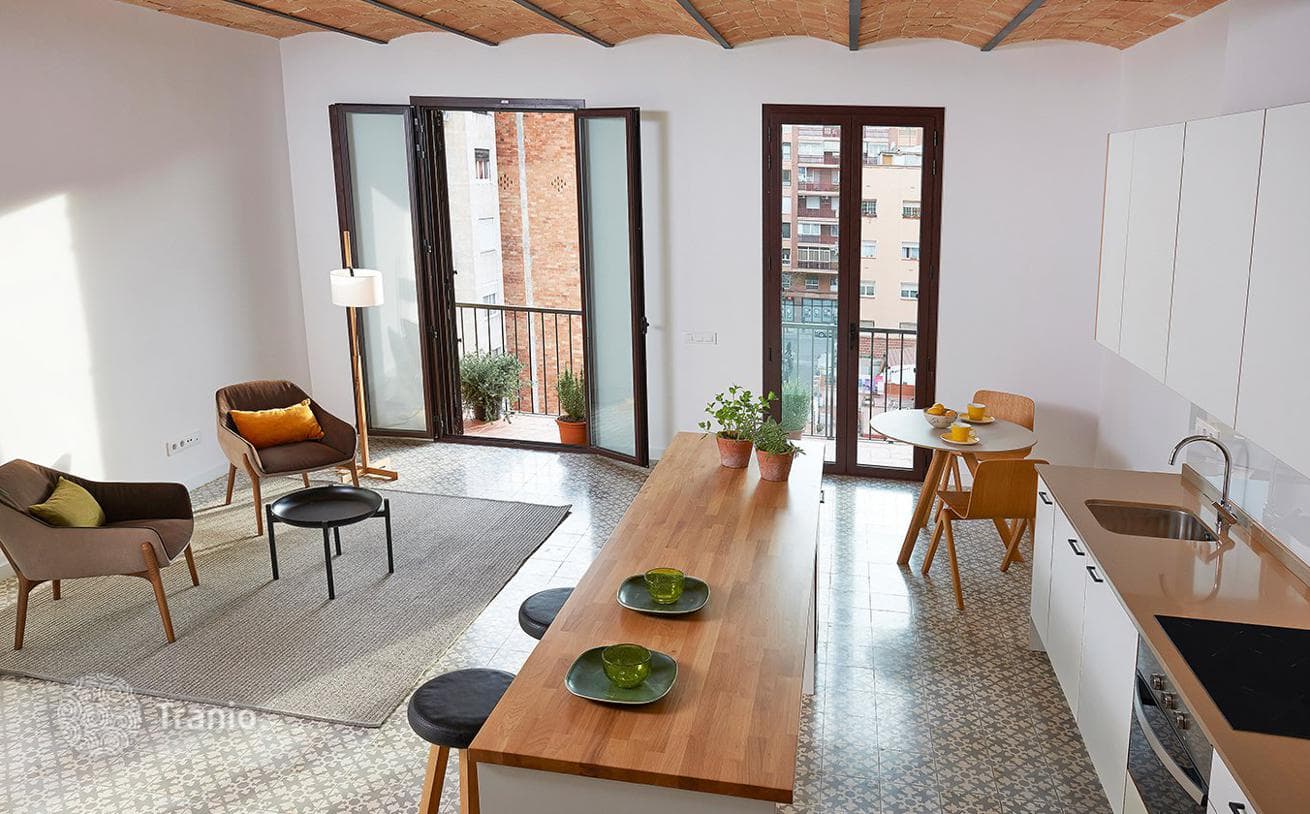 2-Bedroom Penthouse with Terrace in Barcelona, photo 5