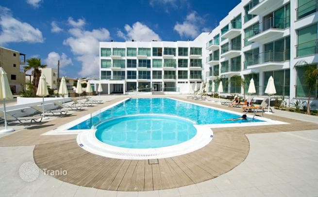 Studio with Spa and Pool in a Beachfront Development, Cyprus