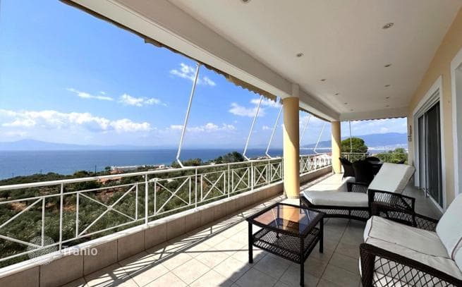 2-Bedroom Penthouse with Sea View in Kalamata, Peloponnese