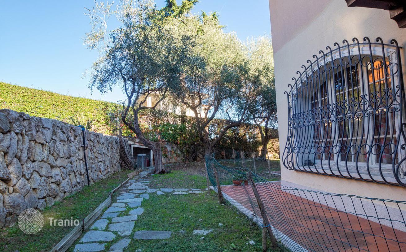 3-Bedroom Villa with Garden and Sea View in Sanremo, photo 3