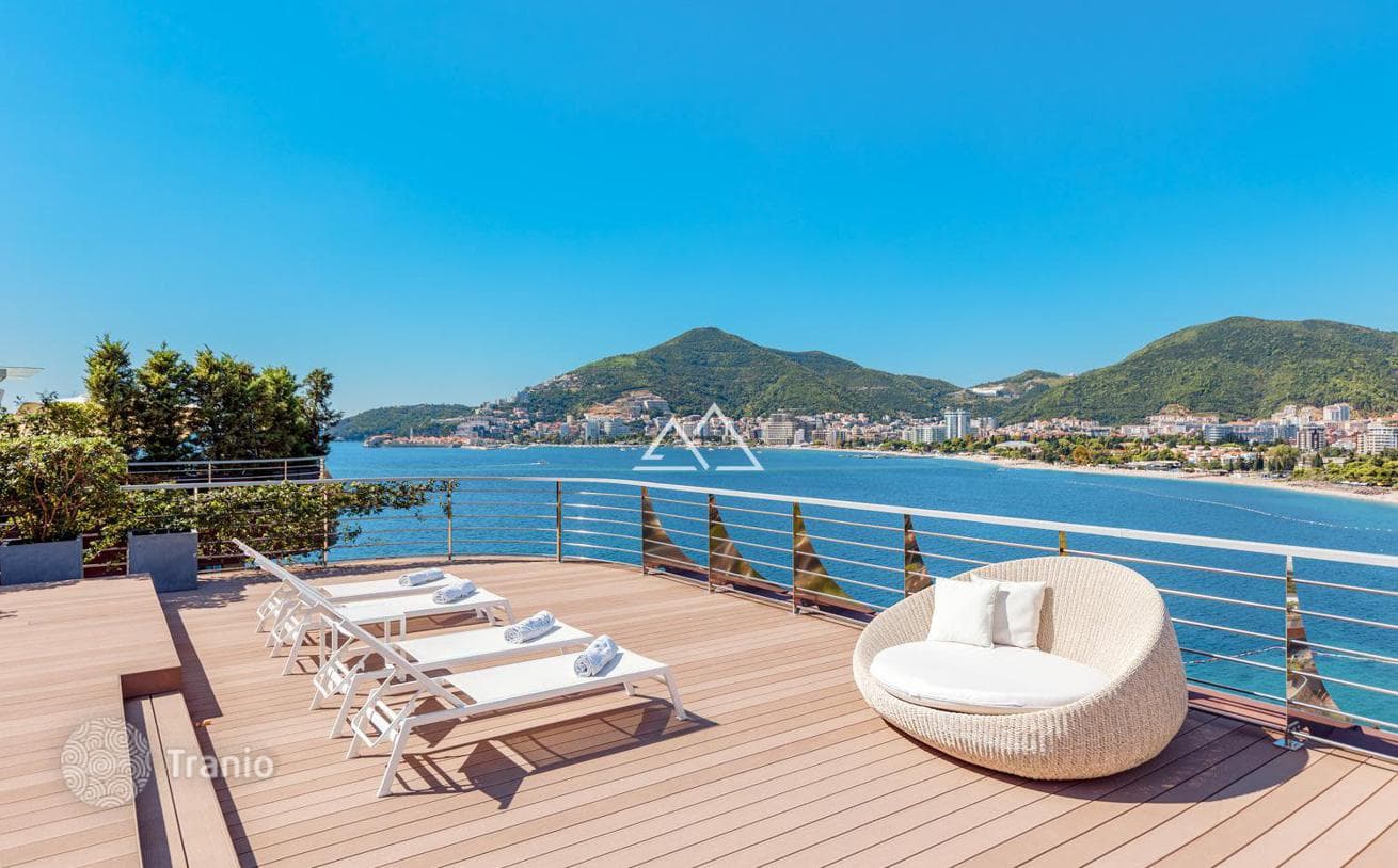 3-Bedroom Luxury Penthouse with Sea View in Dukley Gardens, Budva, photo 2
