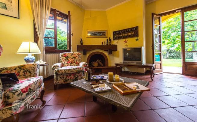 Two-Story Villa with Garden in Forte dei Marmi, Tuscany, photo 3
