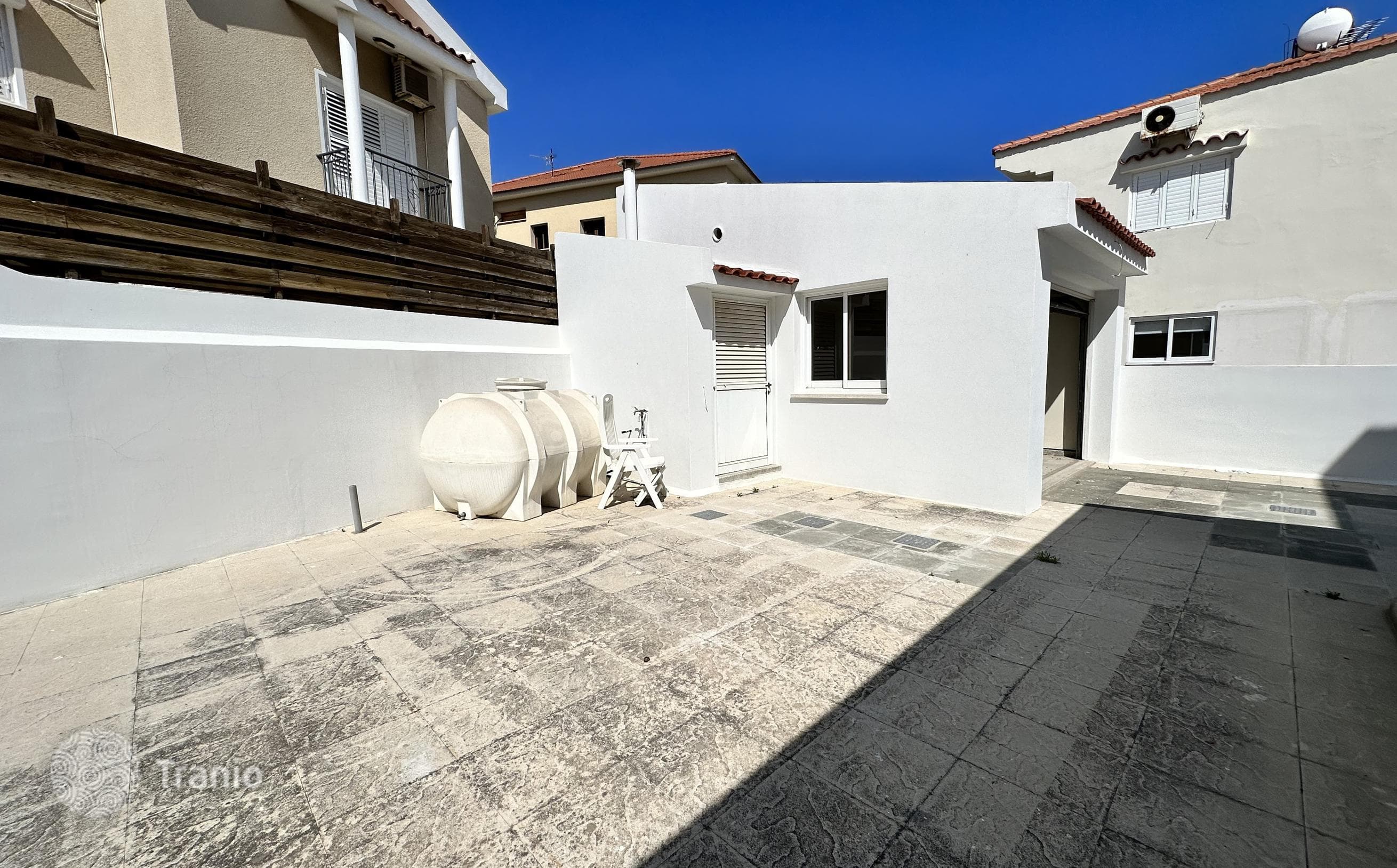 House 450 m² in Aradippou, Cyprus