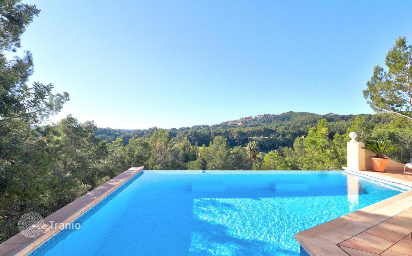 5-Bedroom Villa with Private Pool and Golf Views in Benidorm, Mallorca, photo 2