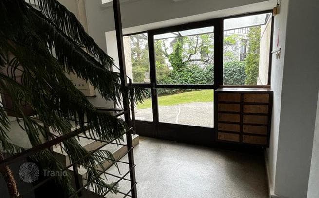 1-Bedroom Apartment with Garage in District 11, Budapest, photo 2