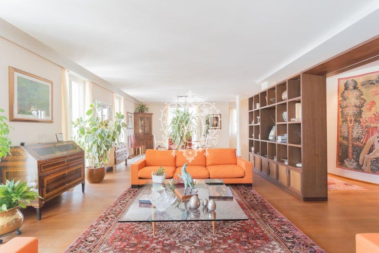 Пентхаус в Комо, Италия, 280 м²