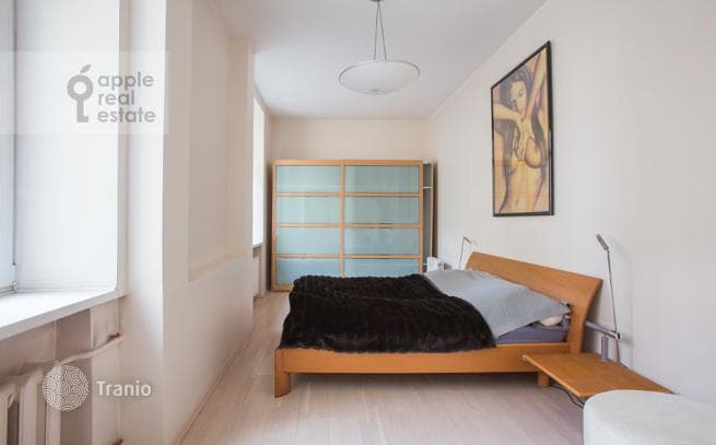 2-Bedroom Apartment with River View in Dorogomilovo, Moscow