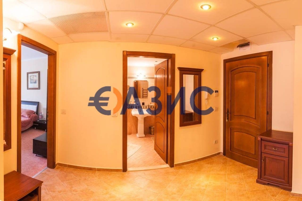 2-Bedroom Apartment in Elena, Bulgaria, photo 3