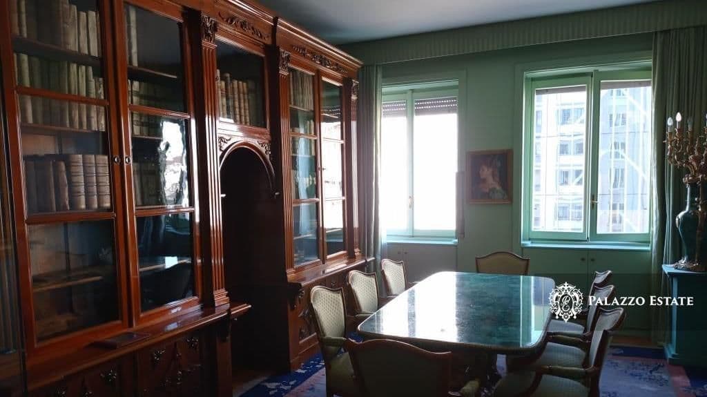 1-Bedroom Apartment in Milan, photo 3