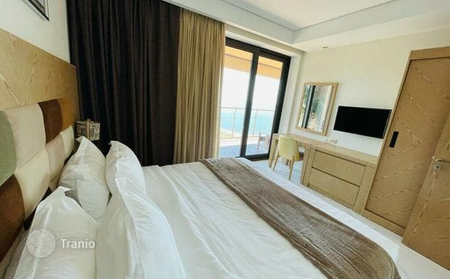 1-Bedroom Apartment with Panoramic Sea Views in Batumi, photo 5