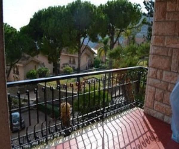 1-Bedroom Apartment in Ospedaletti, photo 4