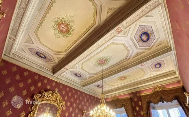 1-Bedroom Apartment with 3 Bathrooms in Florence, Italy, photo 2