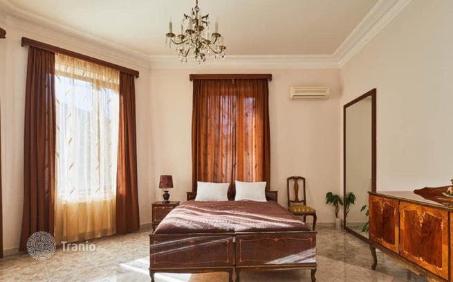 4-Bedroom House 427 m² on Krtsanisi Street, Tbilisi