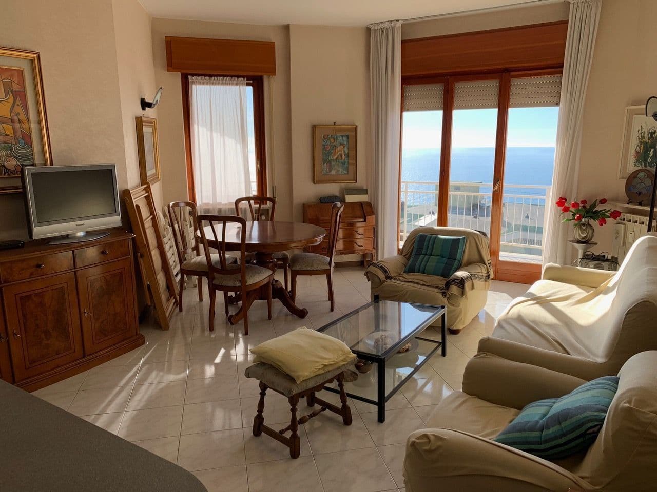 1-Bedroom Apartment in Ospedaletti, photo 2