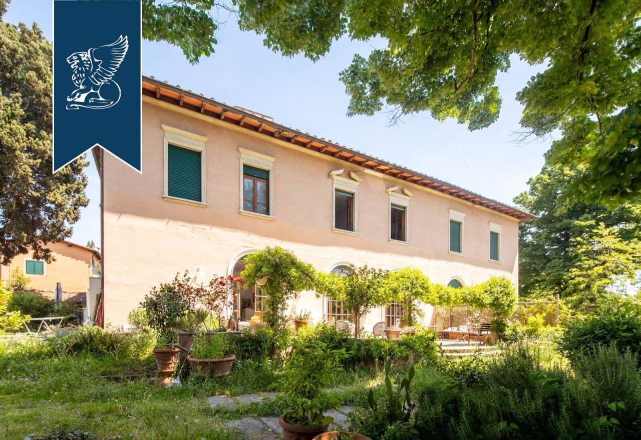 3-Bedroom Apartment in Florence, Italy, photo 3