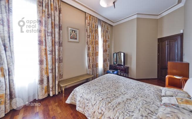 2-Bedroom Apartment in Khamovniki, Moscow