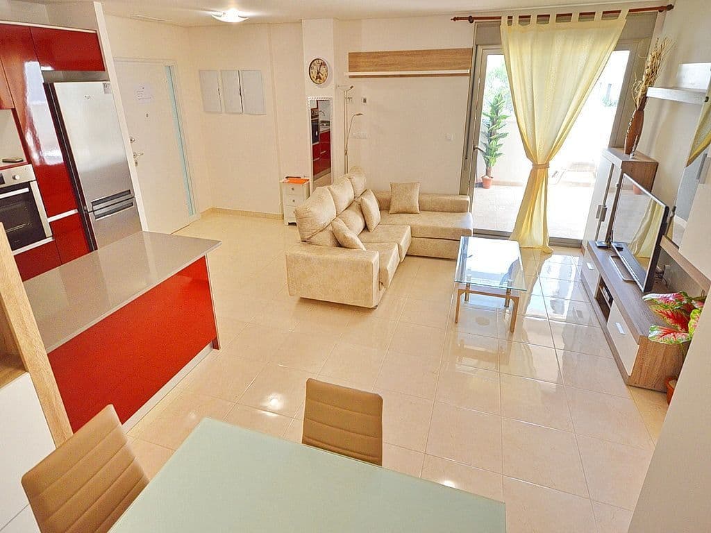 2-Bedroom Apartment in Villamartin, photo 3