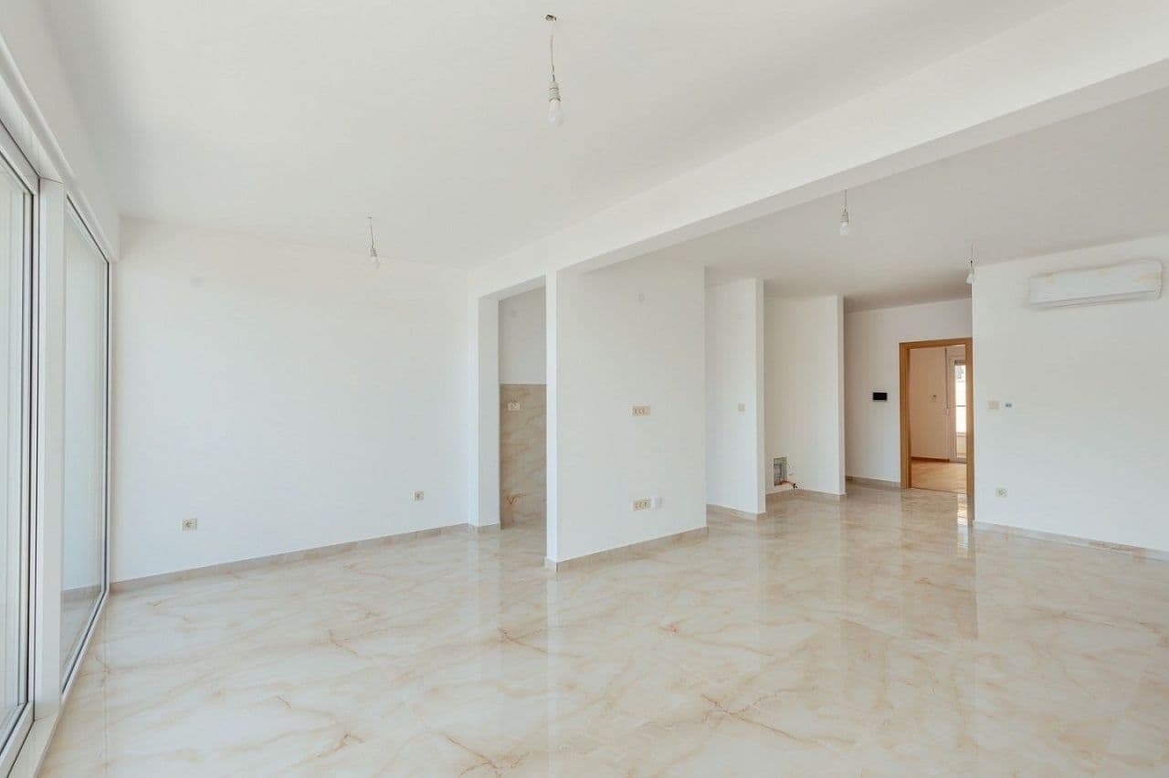 2-Bedroom Apartment in Baosici, Montenegro, photo 3