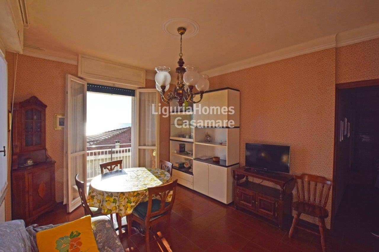 2-Bedroom Apartment in Ospedaletti, photo 4