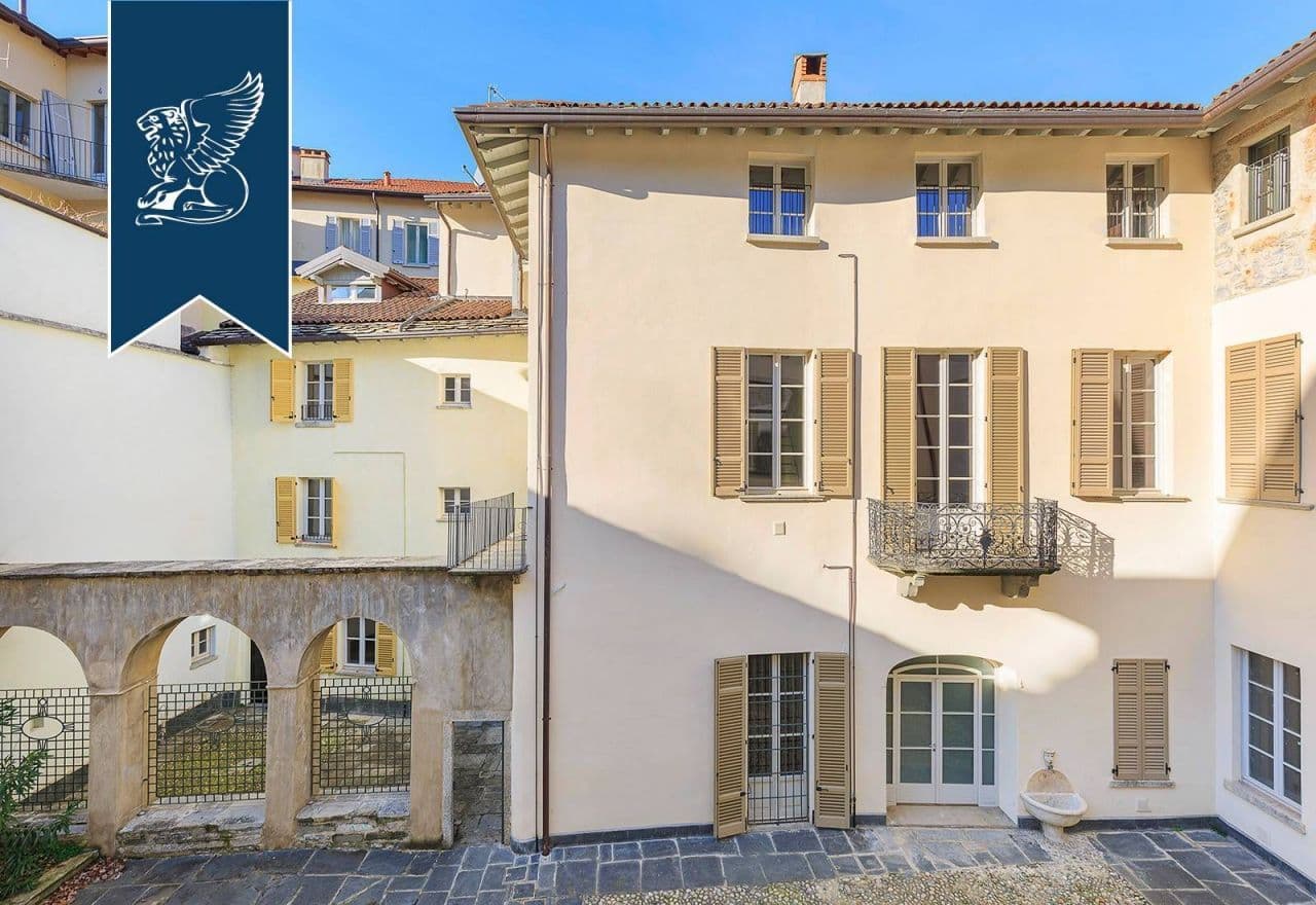 3-Bedroom Apartment in Como, Italy, photo 4