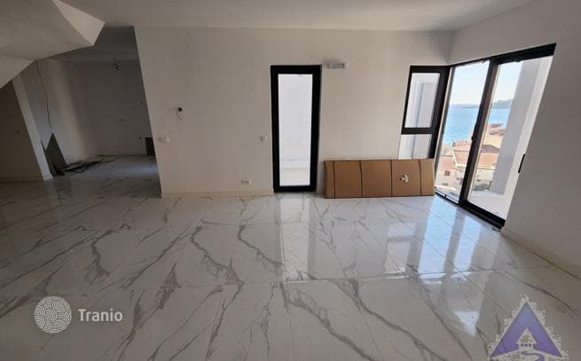 3-Bedroom Penthouse with Sea View in Rafailovici, photo 5