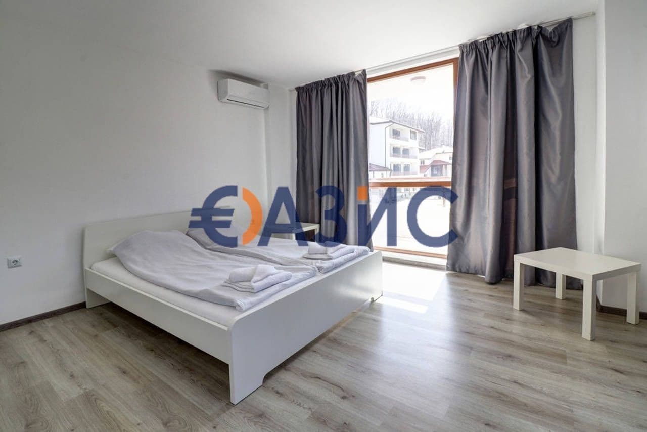 1-Bedroom Apartment in Shkorpilovtsi, photo 5