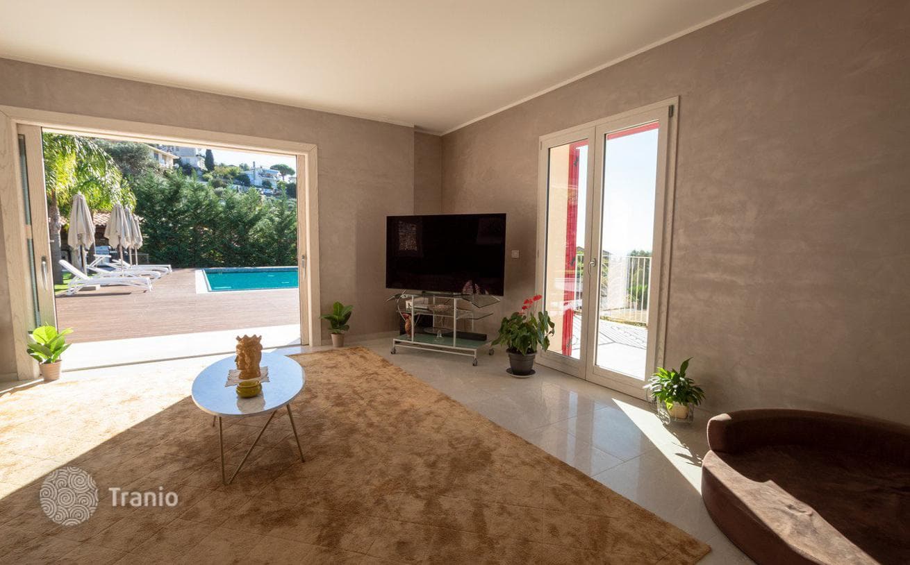 3-Bedroom Modern Villa with Private Pool and Sea View in Bordighera, Liguria, photo 3