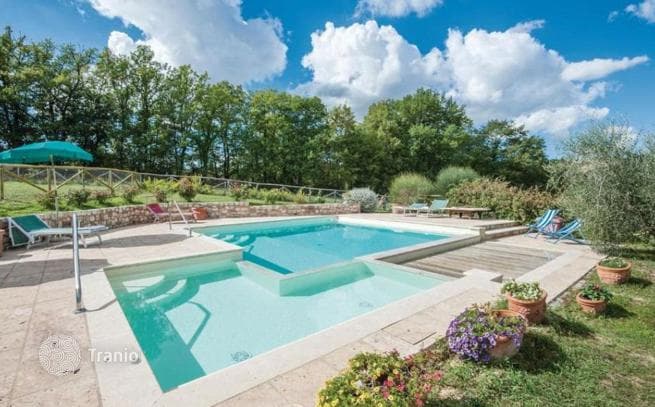 5-Bedroom Villa in Camigliano, Italy, photo 3