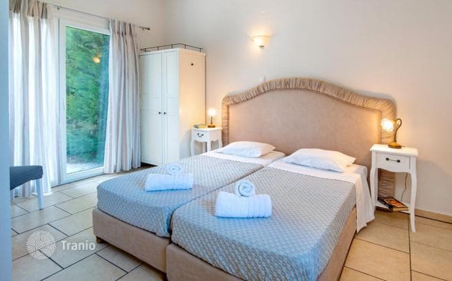 4-Bedroom Villa in Apraos, Corfu, photo 3