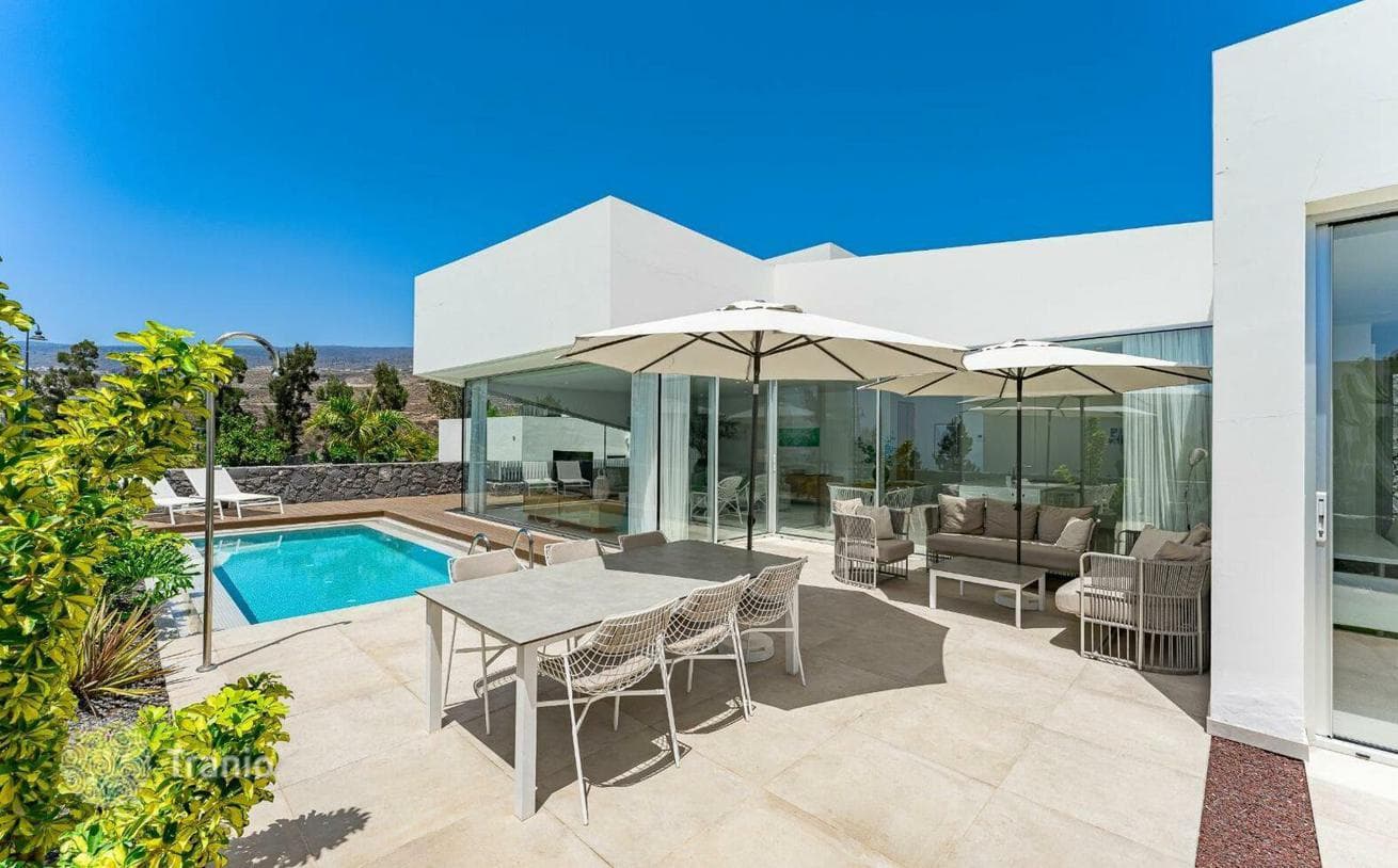 3-Bedroom Villa with Private Pool and Sea View in Guia de Isora, Tenerife, photo 3