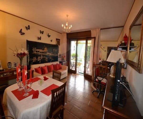 2-Bedroom Apartment in Ospedaletti, photo 2