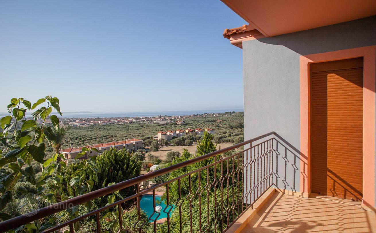 3-Bedroom Villa with Panoramic Sea and Mountain Views in Nea Moudania