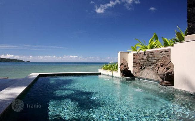 3-Bedroom Beachfront Villa with Sea View, Private Pool and Landscaped Grounds in Patong