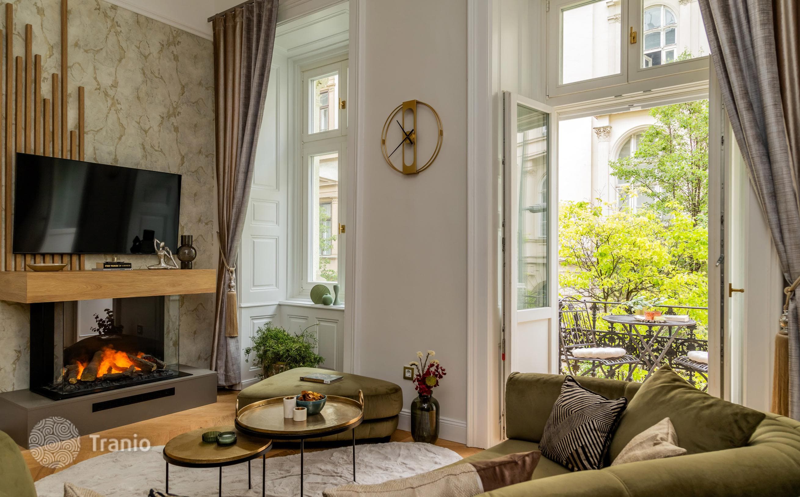2-Bedroom Renovated Apartment with Balcony near Saint Stephen's Basilica, Budapest
