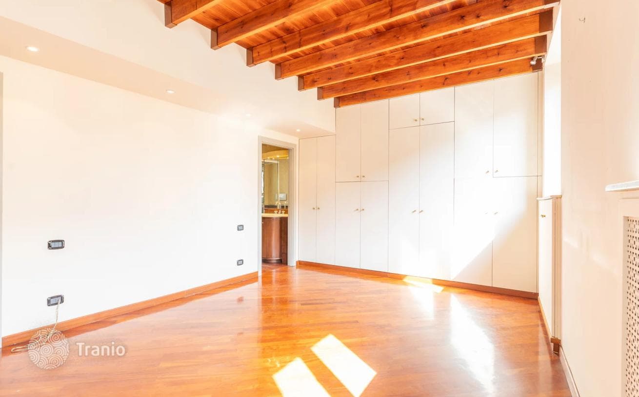 2-Bedroom Apartment in Brera, Milan, photo 2