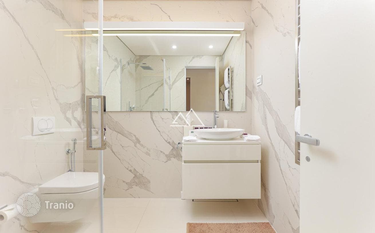 3-Bedroom Luxury Penthouse with Sea View in Dukley Gardens, Budva, photo 3