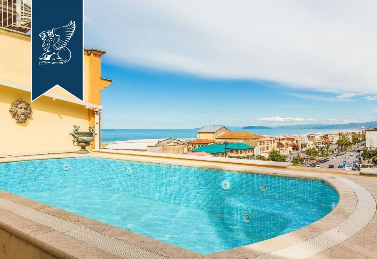3-Bedroom Apartment in Viareggio