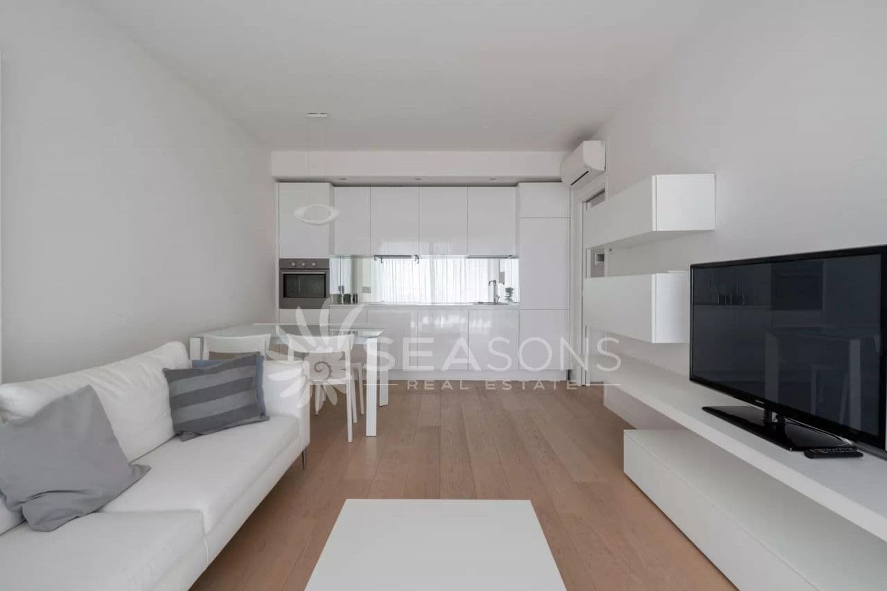 1-Bedroom Apartment in Jesolo, photo 2
