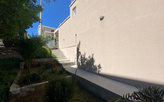 3-Bedroom House with Sea View in Tivat