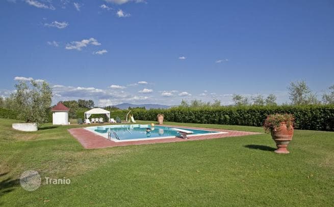 5-Bedroom Villa in Lucignano, Italy