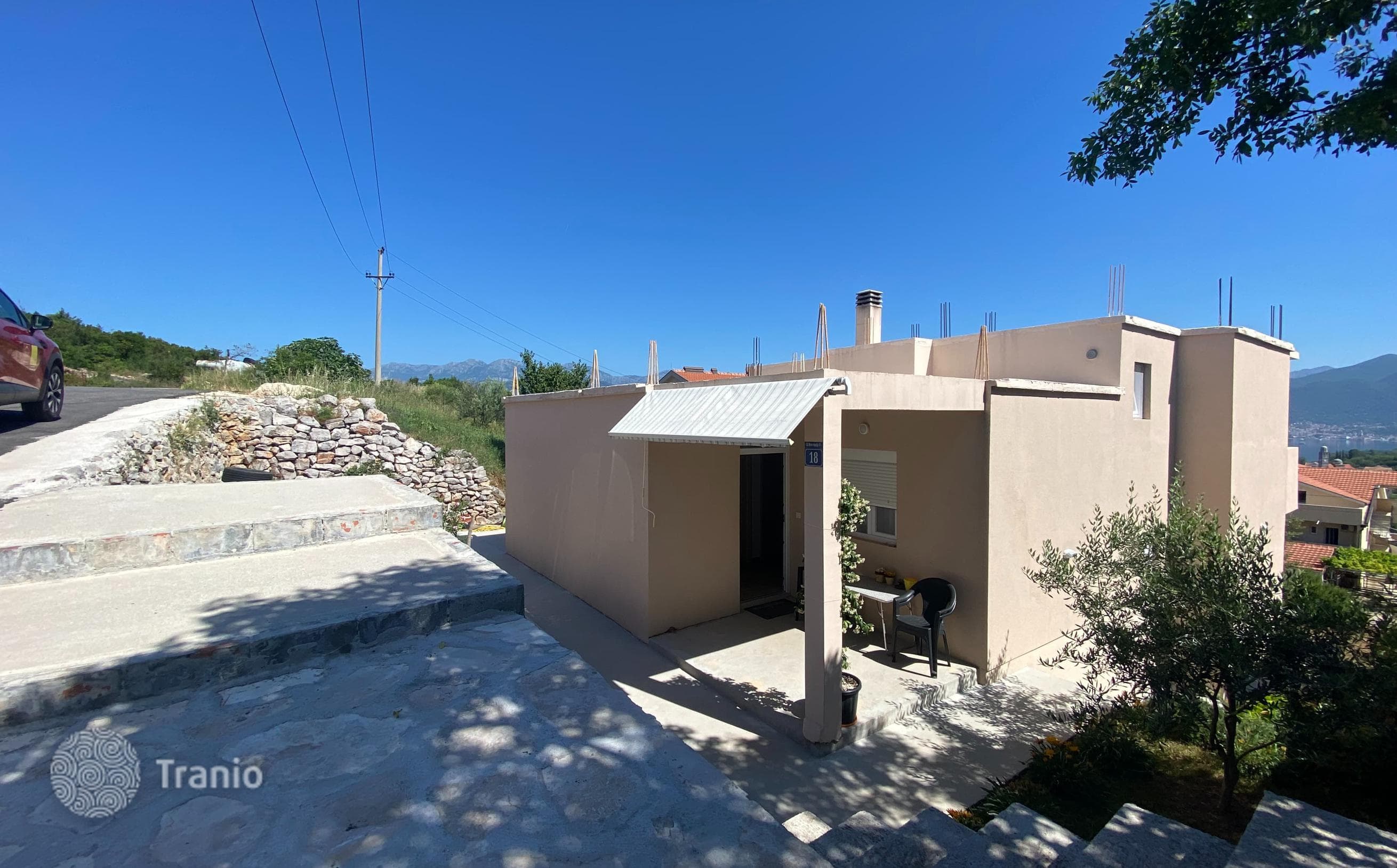 2-Bedroom Villa with Garden in Radovici, Tivat, photo 4