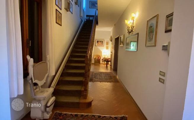 6-Bedroom Villa for Renovation 300 m from the Sea in Forte dei Marmi, photo 5